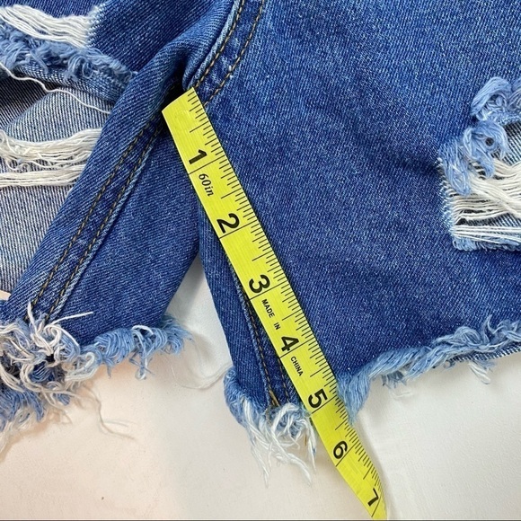 Rockn Rev Jean Overall distressed shorts size 2 - Picture 8 of 13